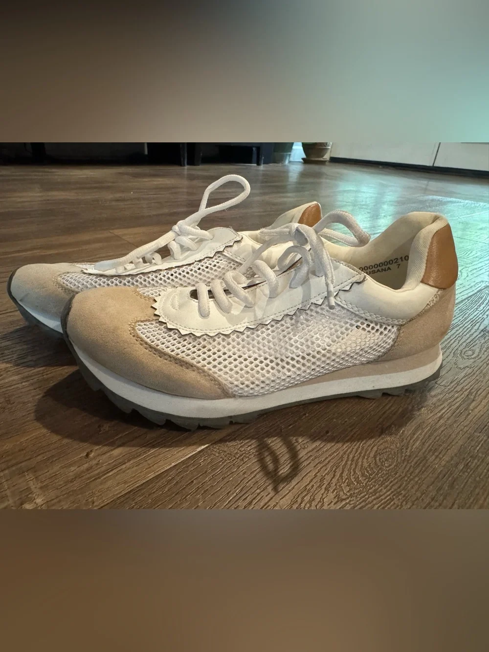 Shu Shop Mesh Low Too Athletic Sneaker Neutral Sz 7 EUC